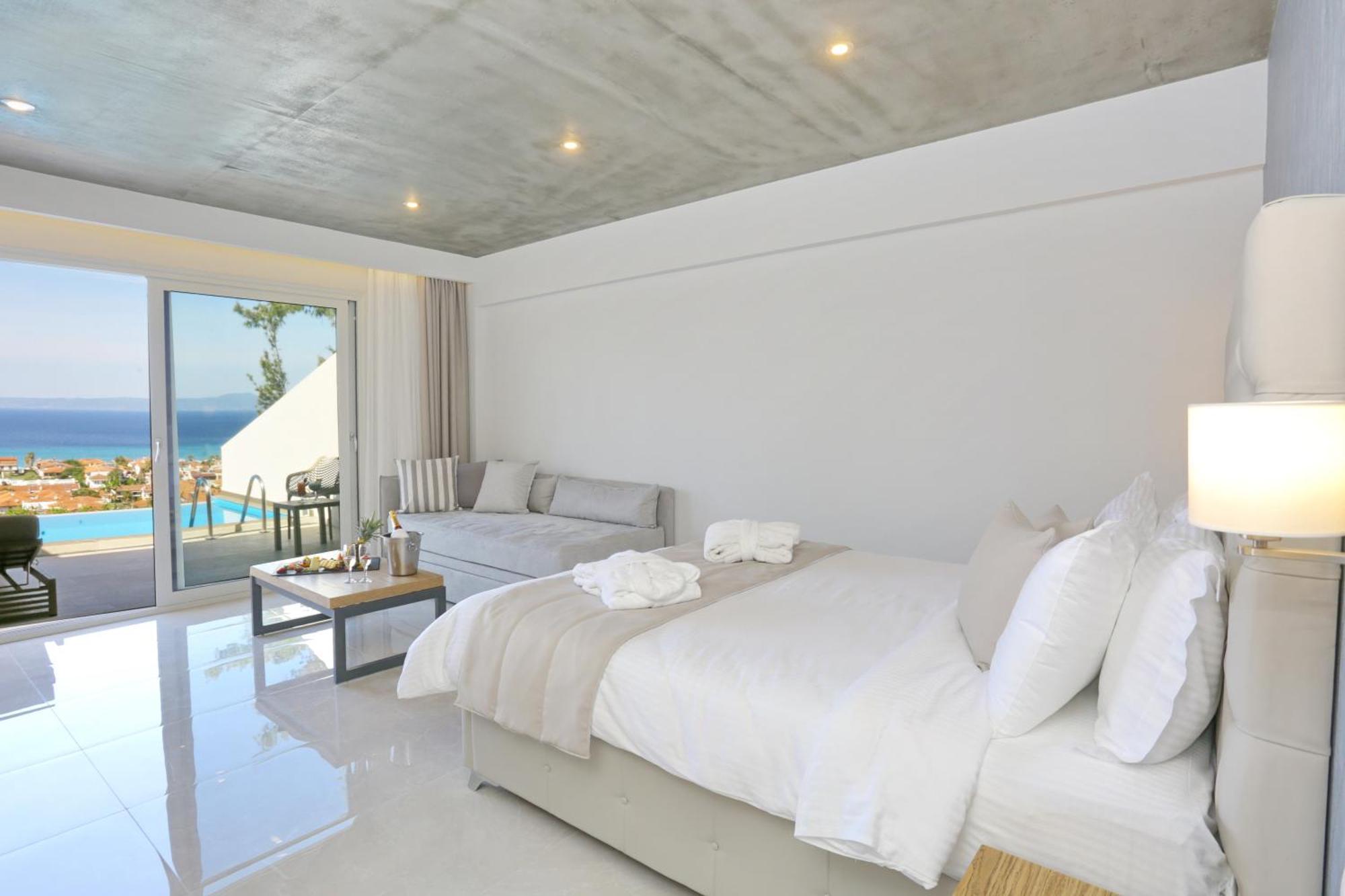 Alia Palace Hotel - Adults Only 16+ Calcídica Exterior foto Deluxe room with private pool